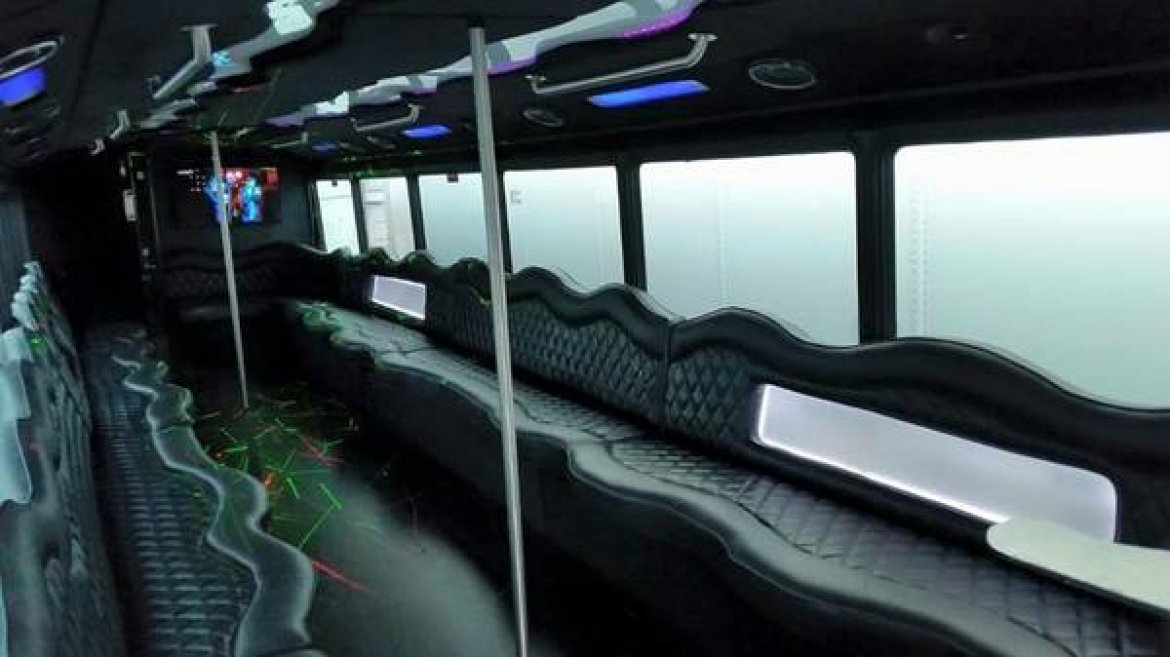 Photo of Limo Bus for sale: 1992 MCI 102C3 40&quot;