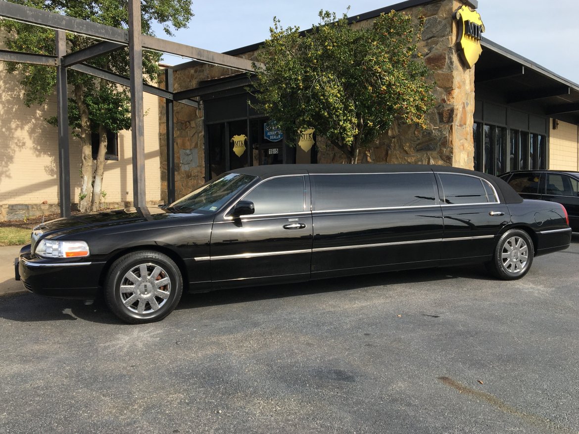 Limousine for sale: 2008 Lincoln Town Car 72&quot; by Tiffany