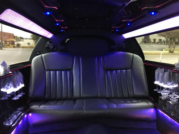 2008 Lincoln Town Car Limousine for Sale in Richmond, VA - Photo 2