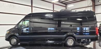 2022 Mercedes-Benz Sprinter 3500XD 170" ULTIMATE RV Sprinter for Sale in Houston, Texas, US - Photo 4
