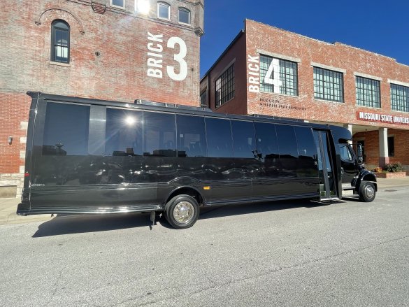 2016 Freightliner 35 Passenger Odessey XL Shuttle Bus for Sale in Springfield, MO - Photo 3