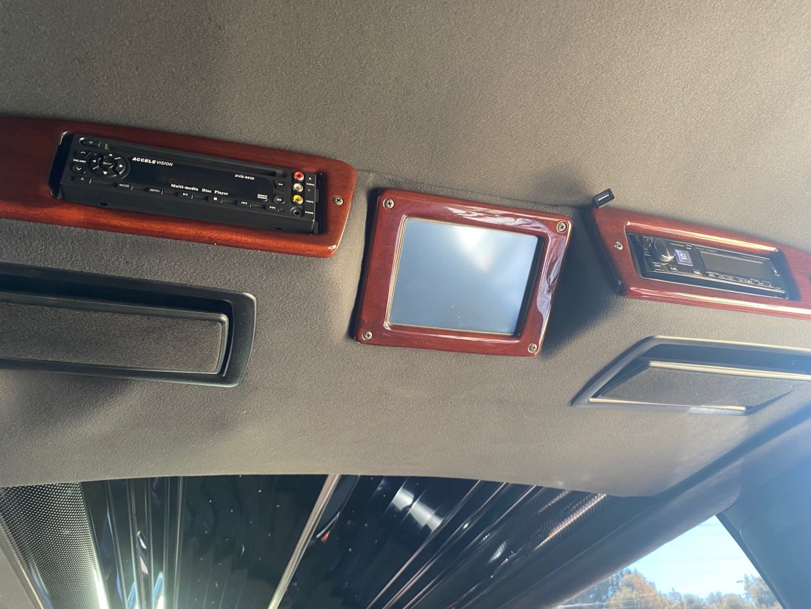 Limousine for Sale in Carrollton, GA - Photo 10