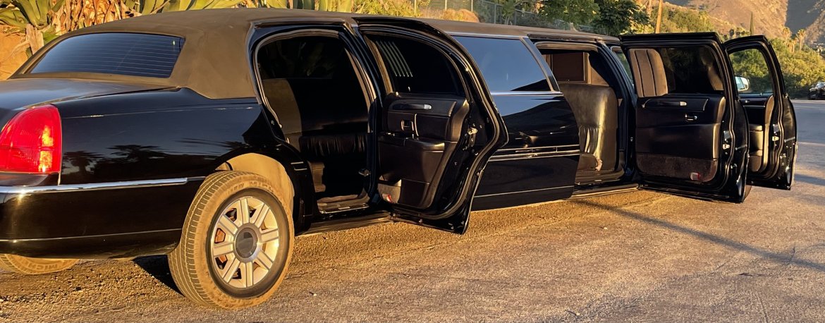 Limousine for sale: 2006 Lincoln Lincoln town car limo &amp; Limousine by Krystal koach