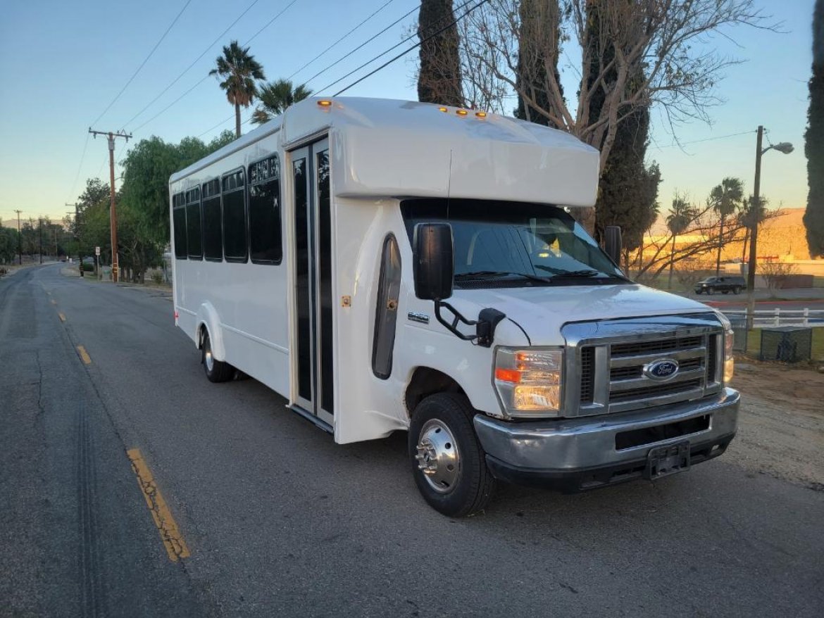 Limo Bus for Sale in fontana, CA - Photo 7