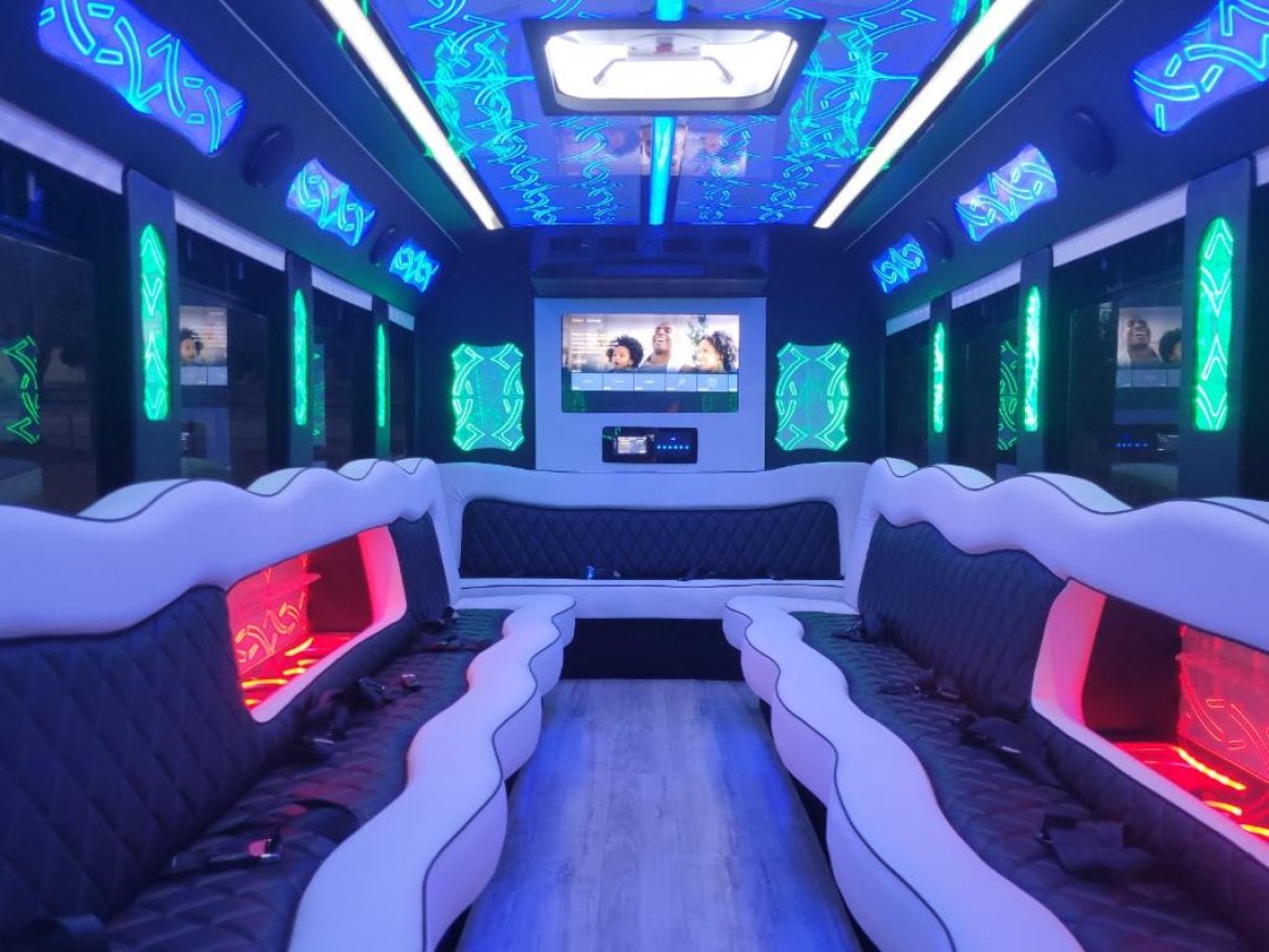 Limo Bus for Sale in fontana, CA - Photo 9
