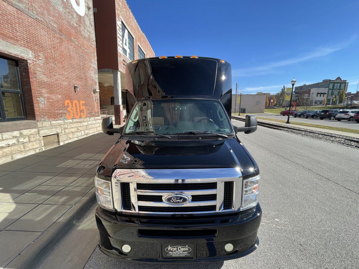 Limo Bus for Sale in Springfield, MO - Photo 6
