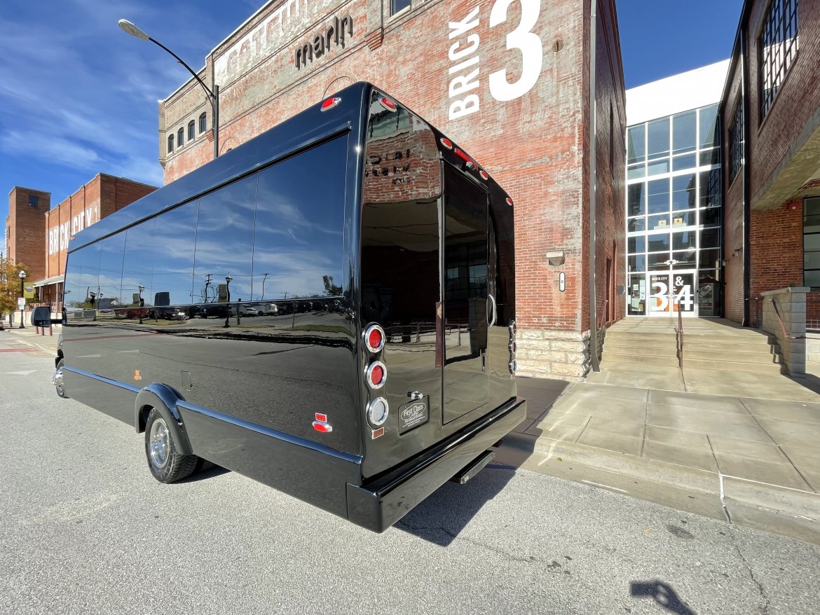 Limo Bus for Sale in Springfield, MO - Photo 12