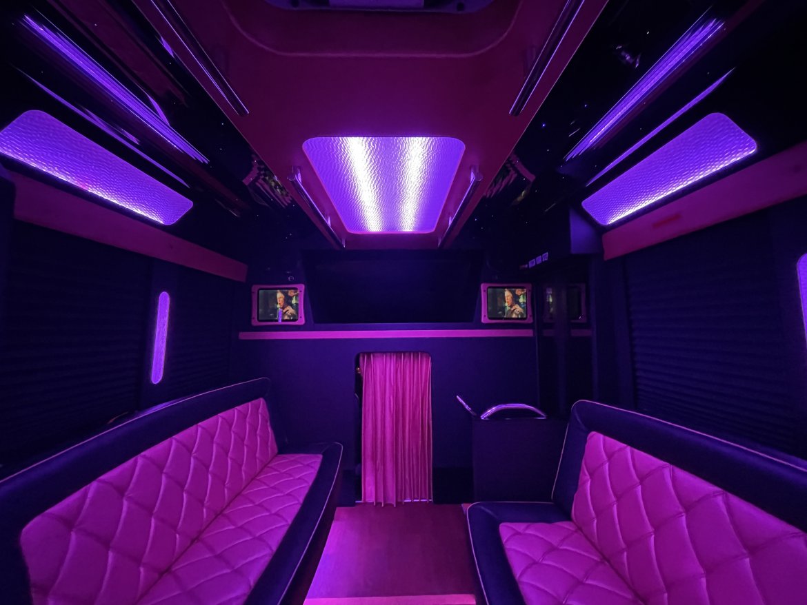 Limo Bus for Sale in Springfield, MO - Photo 34
