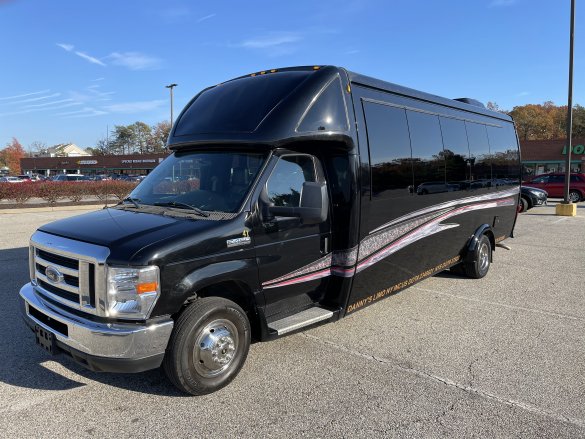 2017 Ford E 450 Executive Shuttle for Sale in Pasadena, MD - Main Photo