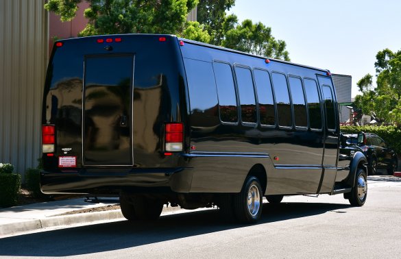 2006 Ford f-550 Limo Bus for Sale in Fontana, CA - Photo 2