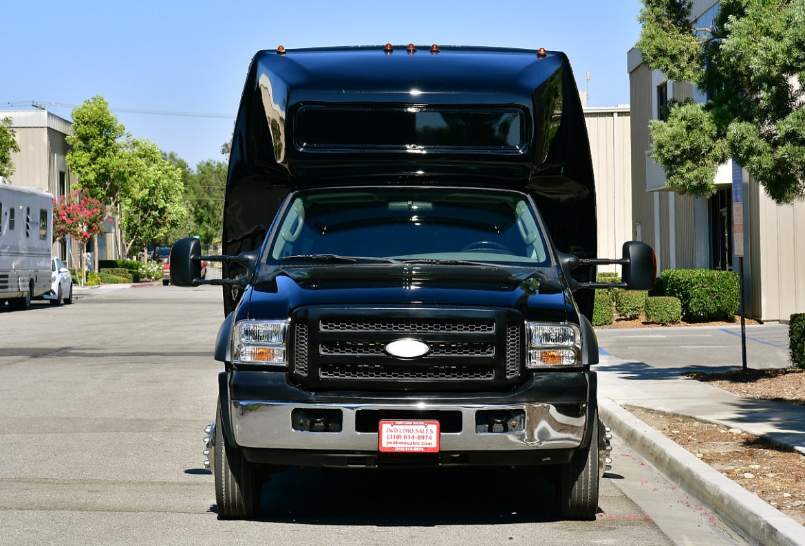Photo of Limo Bus for sale: 2006 Ford f-550 by Krystal Koach
