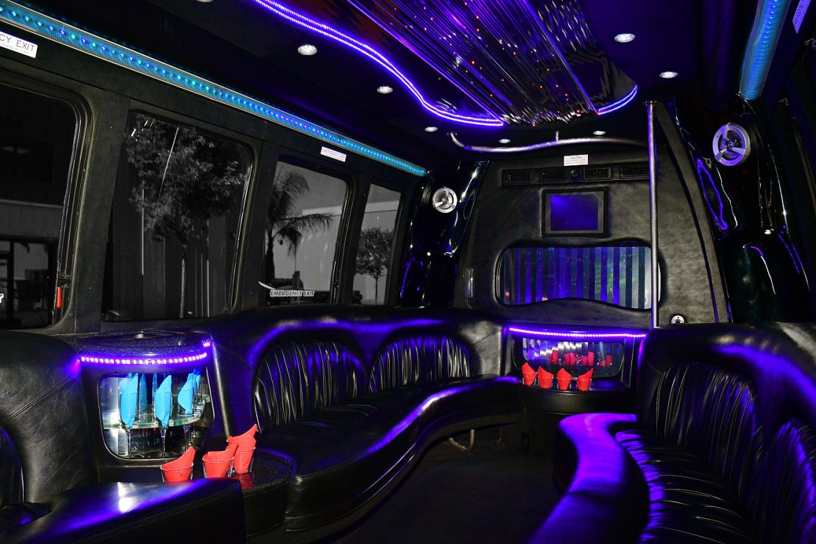 Photo of Limo Bus for sale: 2006 Ford f-550 by Krystal Koach