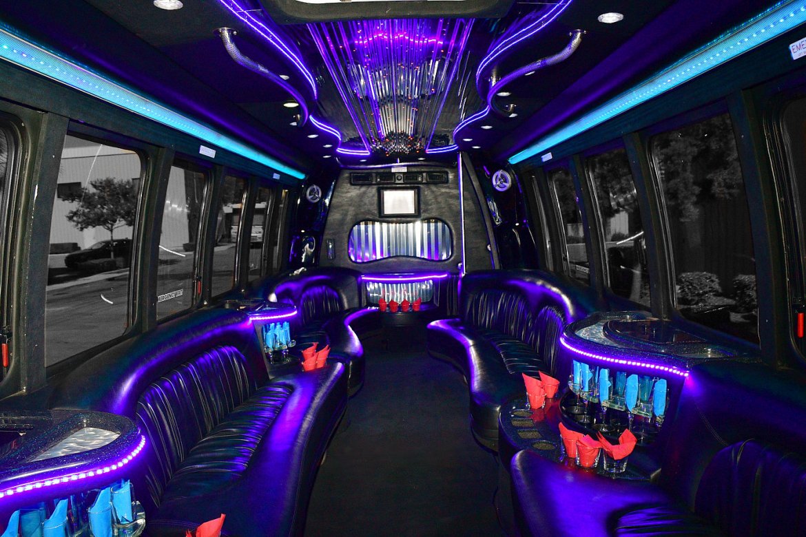 Photo of Limo Bus for sale: 2006 Ford f-550 by Krystal Koach