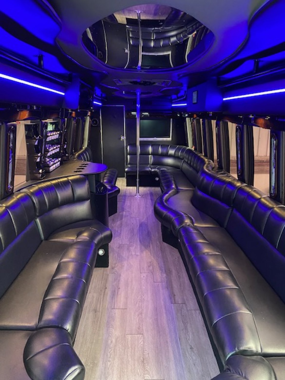 Limo Bus for sale: 2007 Chevrolet 5500 Diesel Limo Bus 37&quot; by Turtle Top
