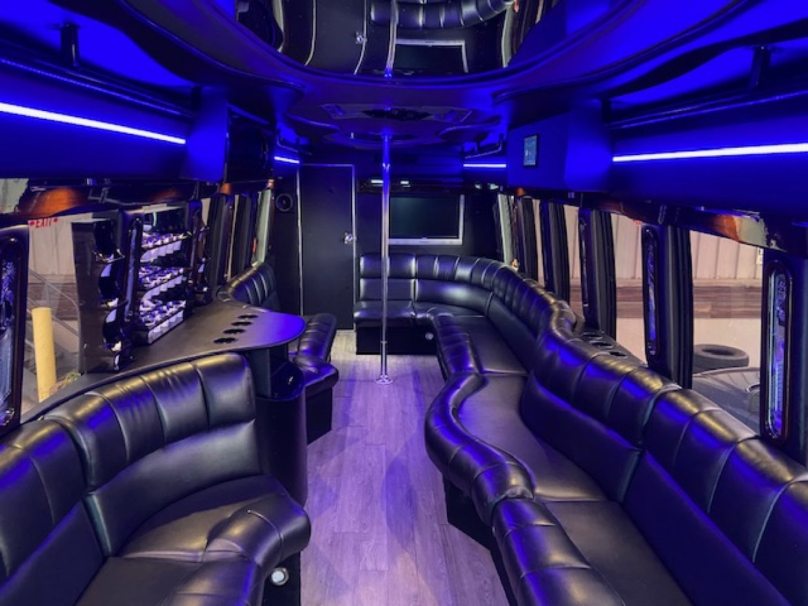 Limo Bus for Sale in Erie, PA - Photo 4