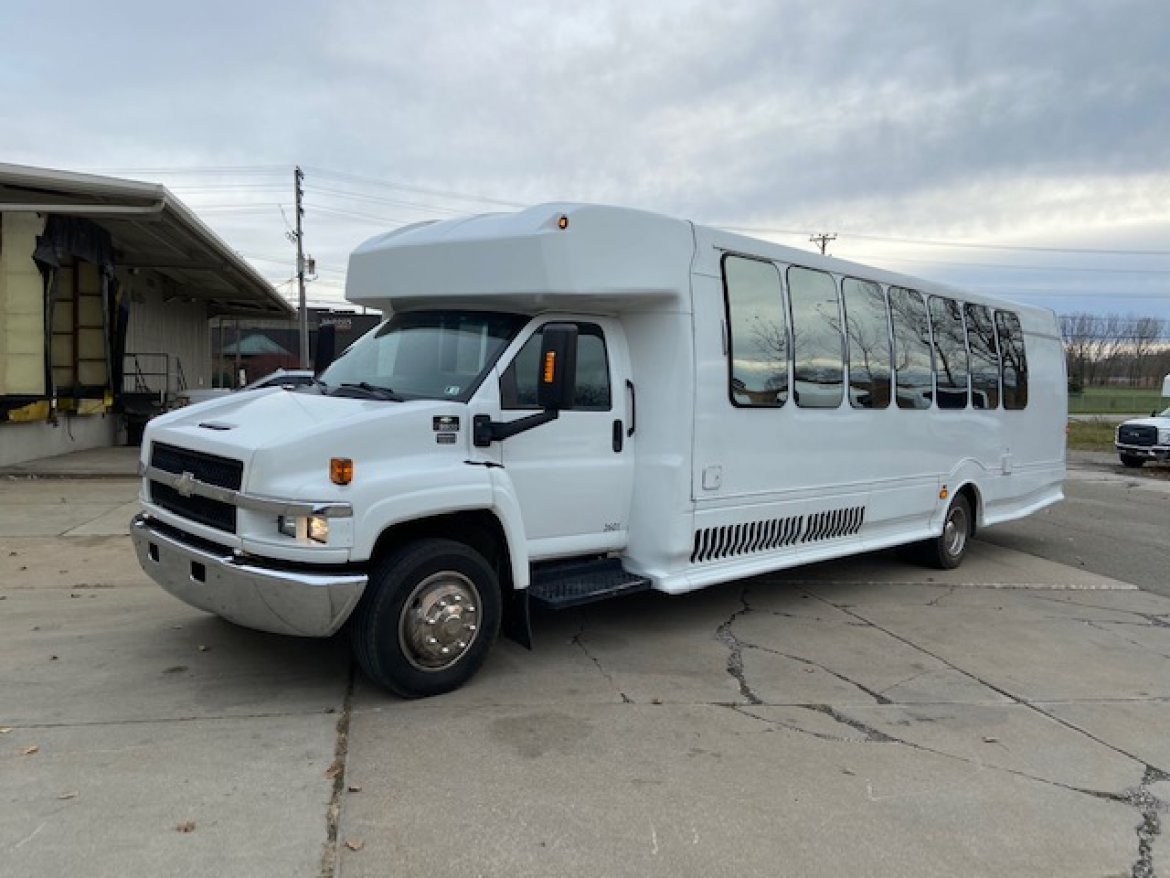 Limo Bus for Sale in Erie, PA - Photo 13