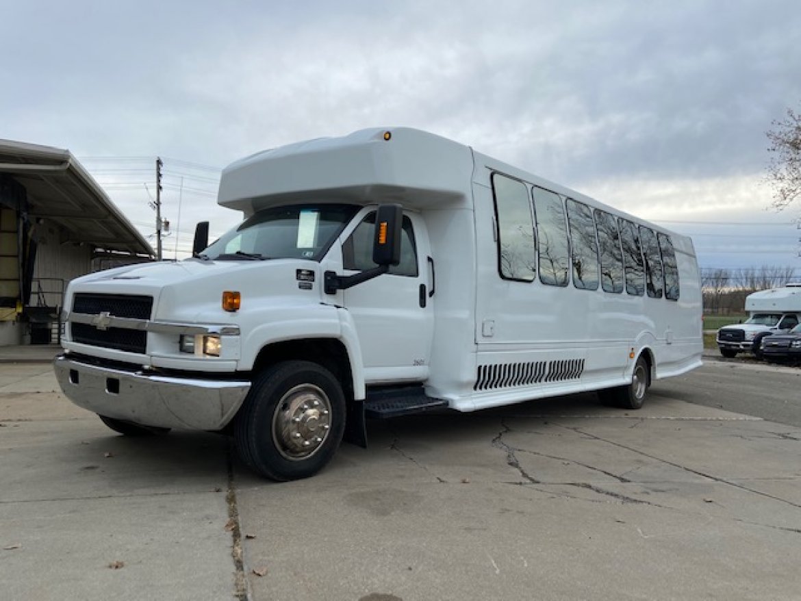 Limo Bus for Sale in Erie, PA - Photo 14