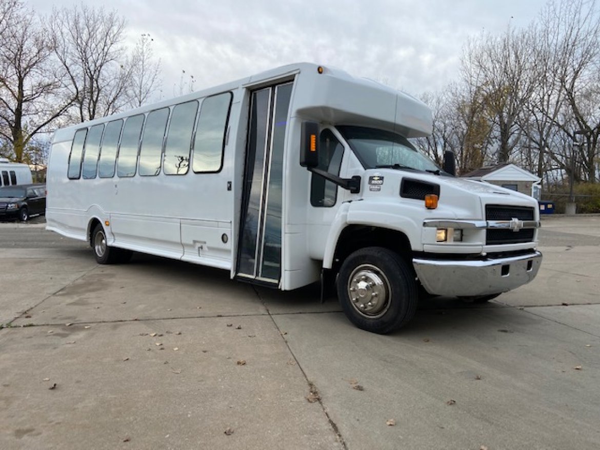 Limo Bus for Sale in Erie, PA - Photo 21