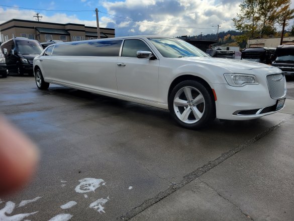 2015 Chrysler 300 Limo Limousine for Sale in SEATTLE, WA - Photo 3