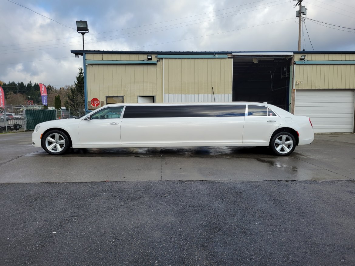 Limousine for Sale in SEATTLE, WA - Photo 4