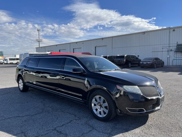 2017 Lincoln MKT Limousine Limousine for Sale in Las Vegas, NV - Photo 2