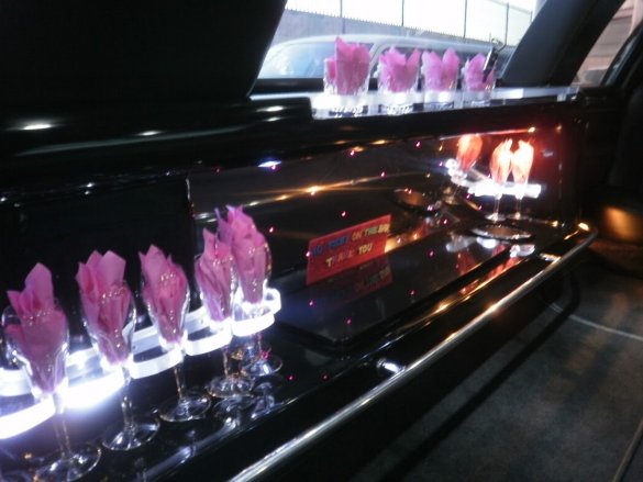 2006 Lincoln TOWN CAR Limousine for Sale in LOS ANGELES, CA - Photo 3
