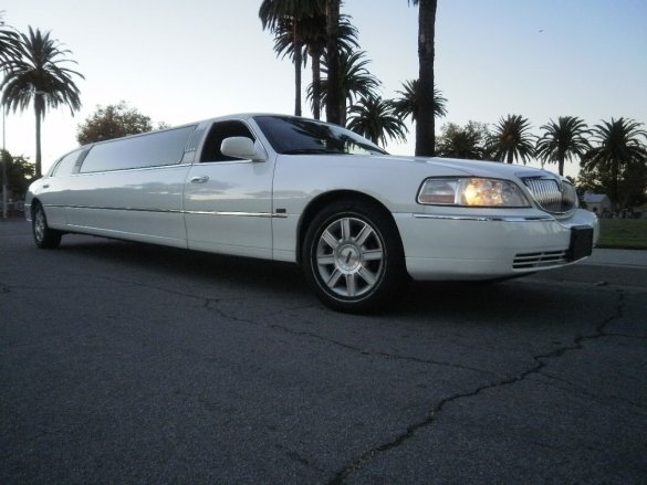 2006 Lincoln TOWN CAR Limousine for Sale in LOS ANGELES, CA - Main Photo