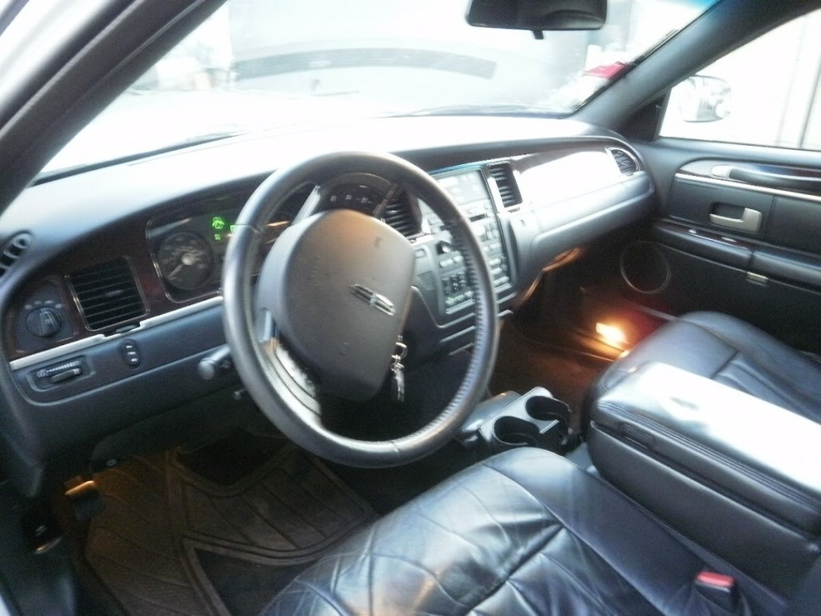 Photo of Limousine for sale: 2006 Lincoln TOWN CAR by TIFFANY COACH