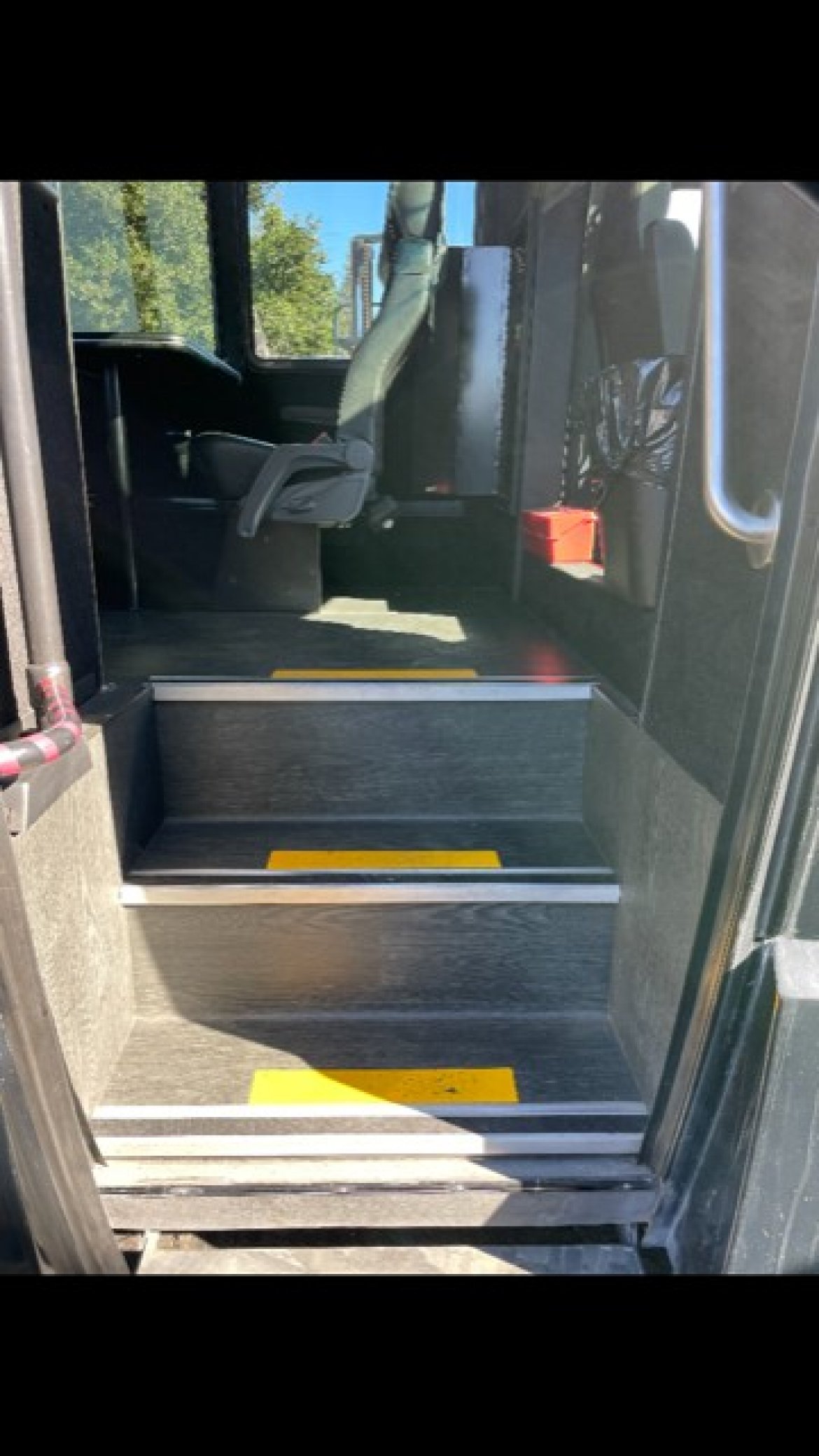 Executive Shuttle for Sale in ANAHEIM, CA - Photo 10