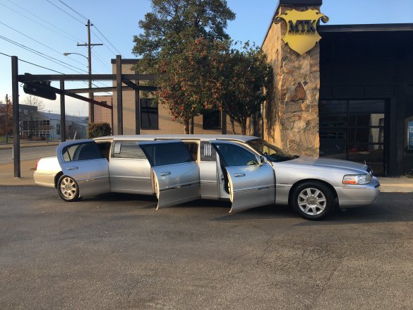 2007 Lincoln Town Car Limousine for Sale in Richmond, VA - Main Photo