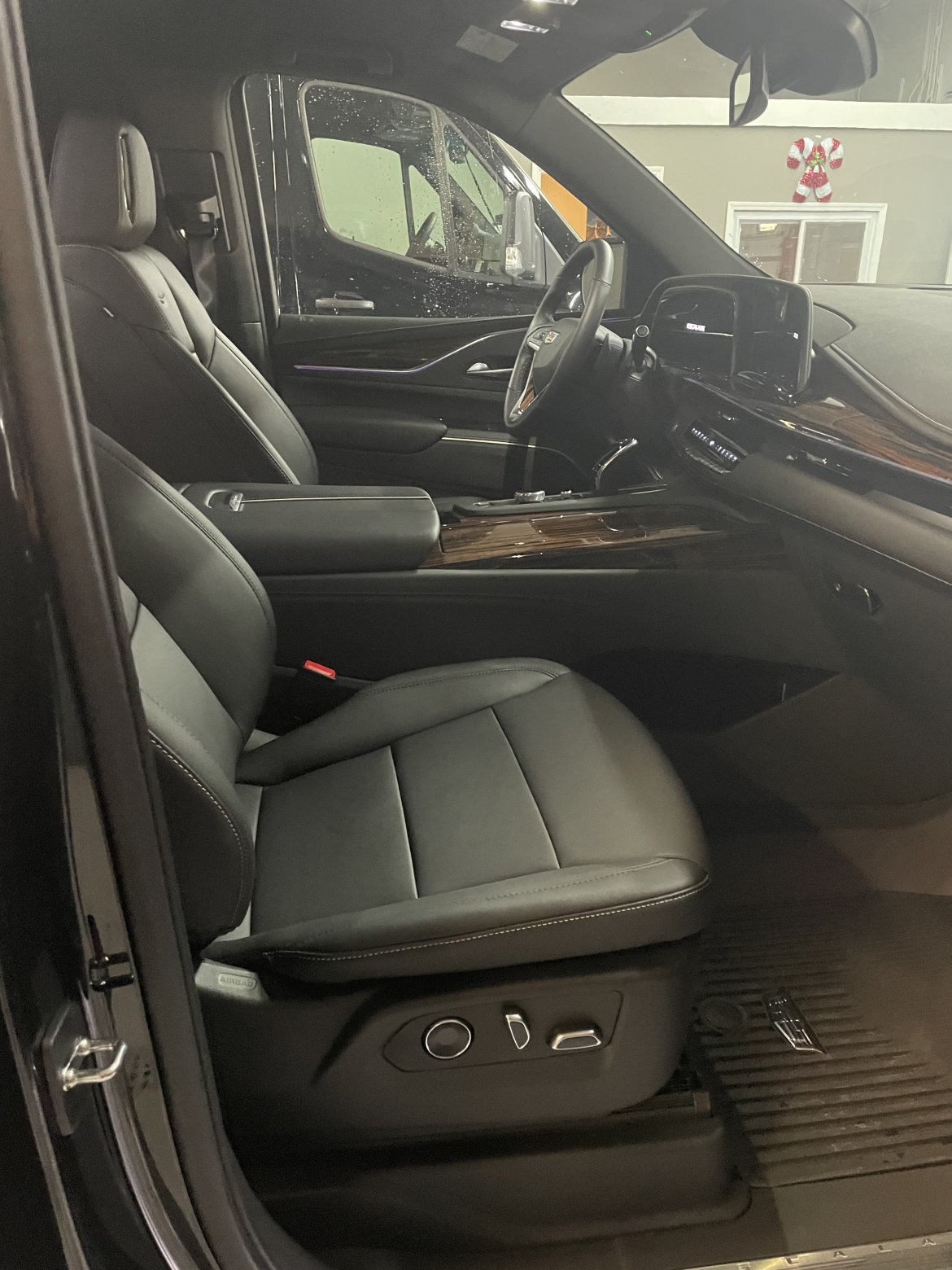 SUV for Sale in North Royalton, OH - Photo 6