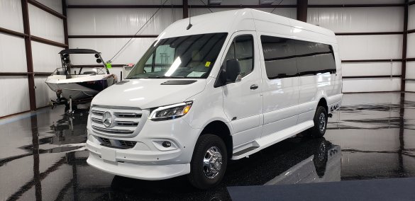 2022 Mercedes-Benz Sprinter 3500 170 EXT Midwest Luxe 4x4 Sprinter for Sale in Houston, TX - Photo 3