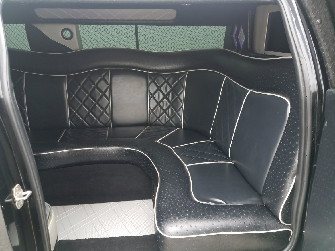 Photo of Limousine for sale: 2013 Chrysler  300