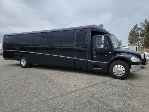 2016 Freightliner M2 Executive Shuttle for Sale in Los Angeles, CA - Photo 2
