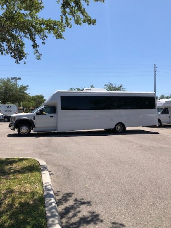 2019 Ford F  550 Executive Shuttle for Sale in Pasadena, MD - Photo 2