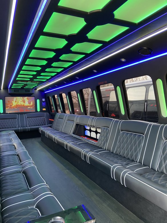 2016 Ford F650 Limo Bus for Sale in Lafayette, LA - Photo 3