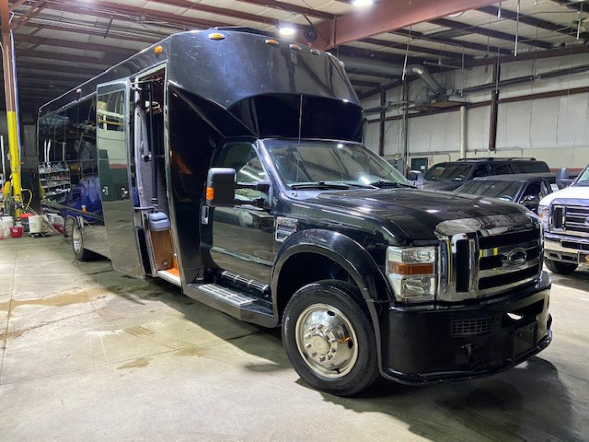 Limo Bus for Sale in Erie, PA - Photo 15