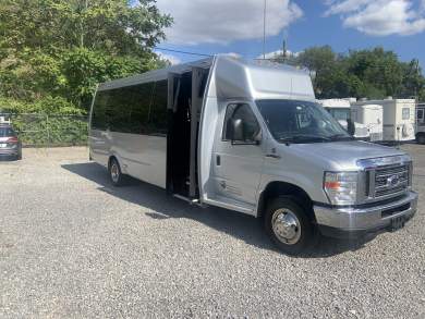 2012 Ford E450 Limo Bus for Sale in PITTSBURGH, PA - Photo 2