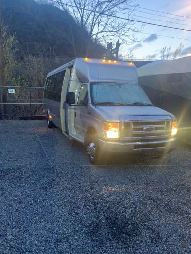 2012 Ford E450 Limo Bus for Sale in PITTSBURGH, Pennsylvania, US - Photo 4