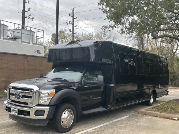 2013 Ford F550 Executive Shuttle for Sale in Houston, TX - Photo 3