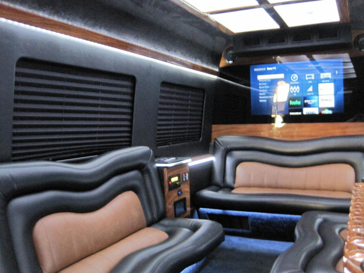 Limousine for Sale in OZARK, MO - Photo 15