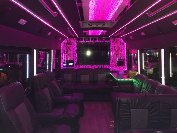 2016 Ford E 450 Motorcoach for Sale in Altamonte Springs, FL - Main Photo