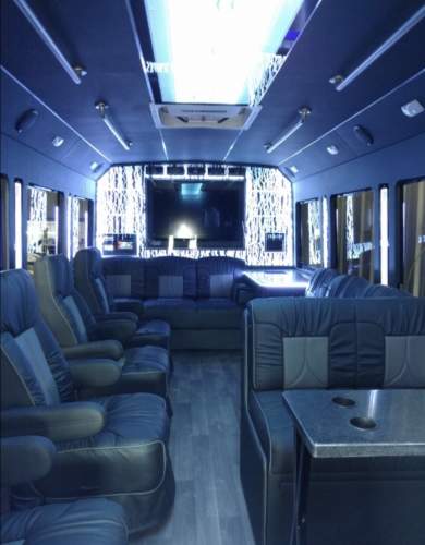 2016 Ford E 450 Motorcoach for Sale in Altamonte Springs, Florida, US - Photo 4