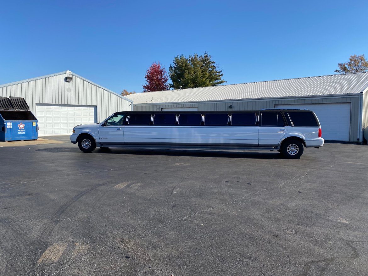 Limousine for Sale in Maryville, IL - Photo 14