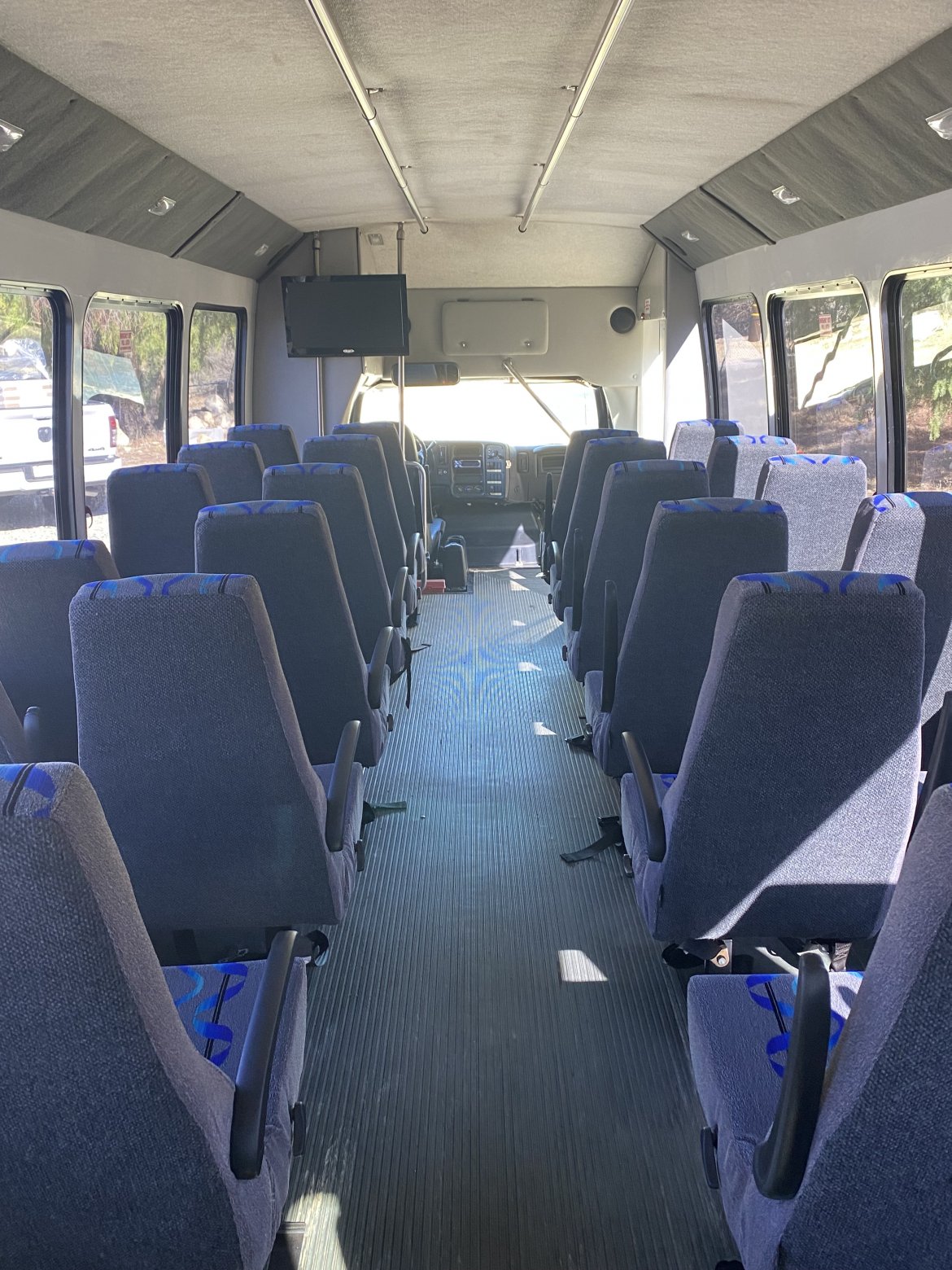 Shuttle Bus for Sale in Agua Dulce, CA - Photo 4