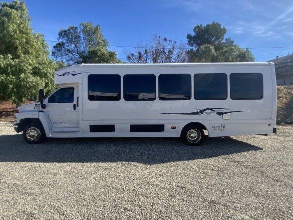 2007 Chevrolet C5500 Shuttle Bus for Sale in Agua Dulce, CA - Main Photo
