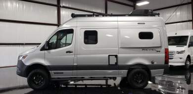 2022 Mercedes-Benz Sprinter 2500 144" Revel 4x4 Sprinter for Sale in Houston, Texas, US - Photo 4