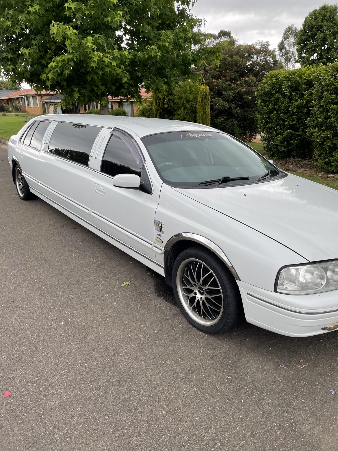 2000 Ford Fairlane Limousine - Photo 2