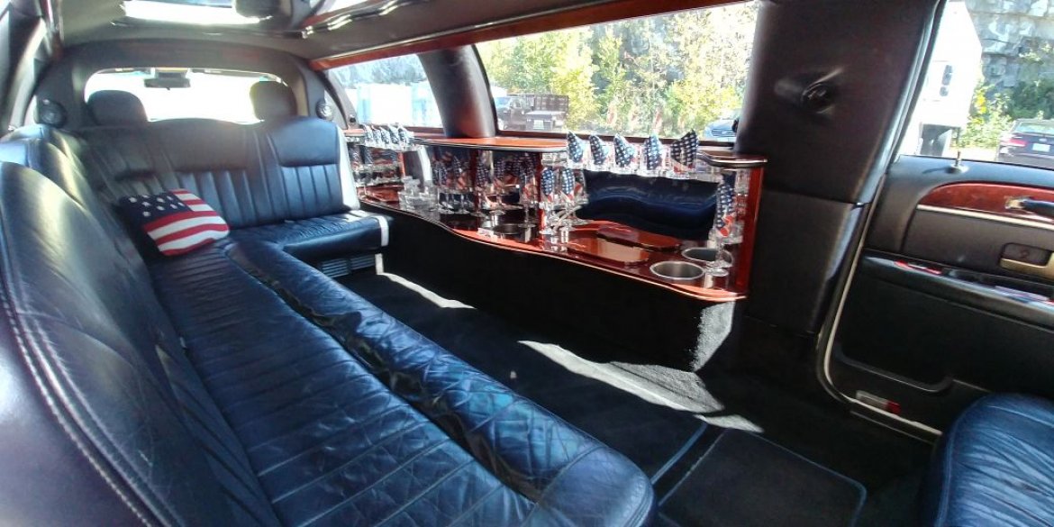 Photo of Limousine for sale: 2006 Lincoln TOWN CAR  120" by ROYAL