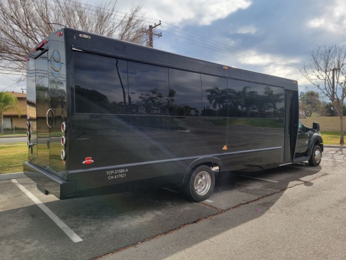 Limo Bus for Sale in fontana, CA - Photo 7